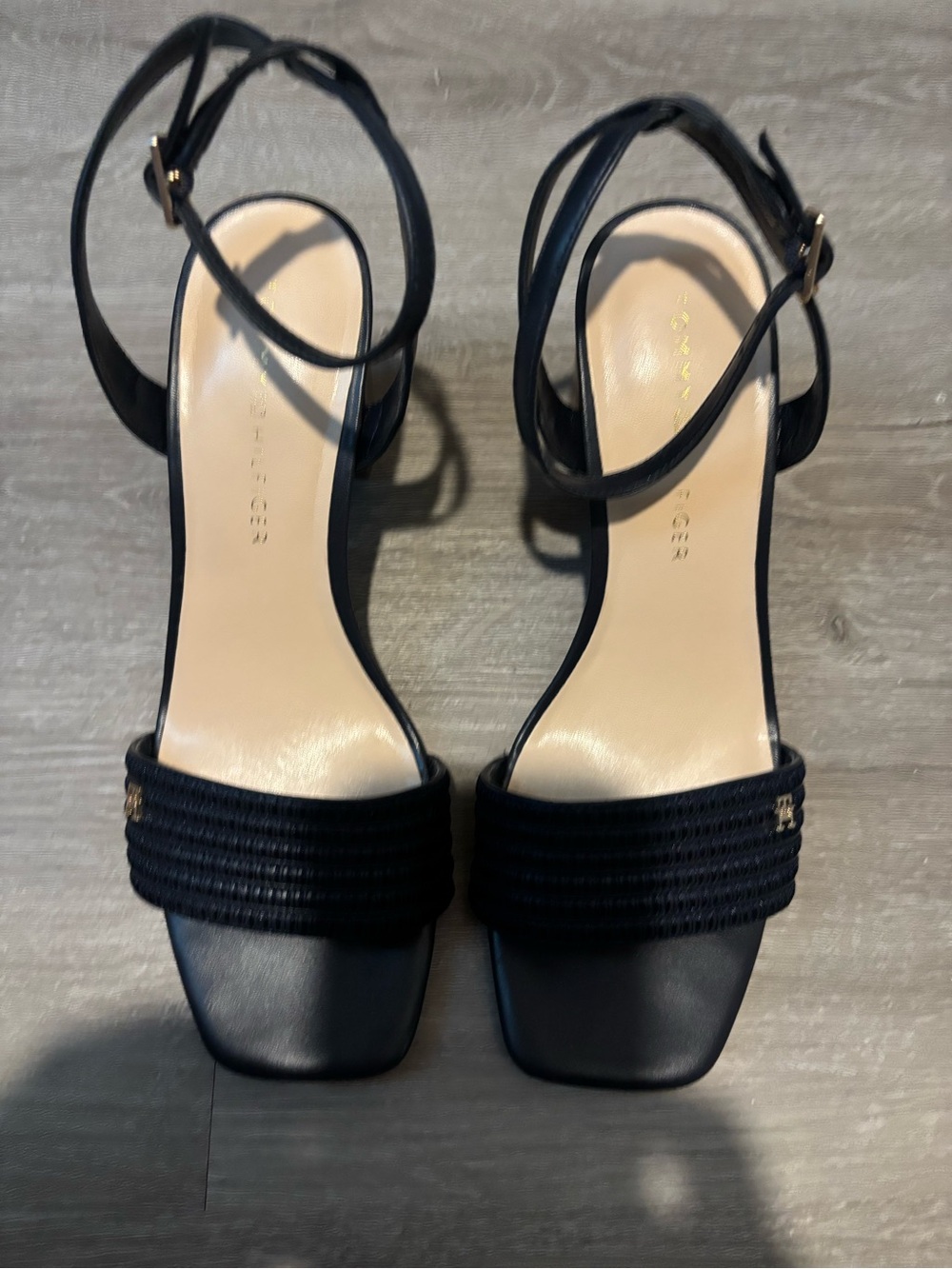 Tommy Hilfiger
Women's Skilars High Block Heel Sandals/ NAVY